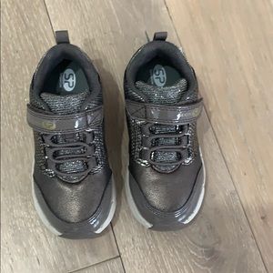 New Geox girls sneakers size 25 ( 8.5us)